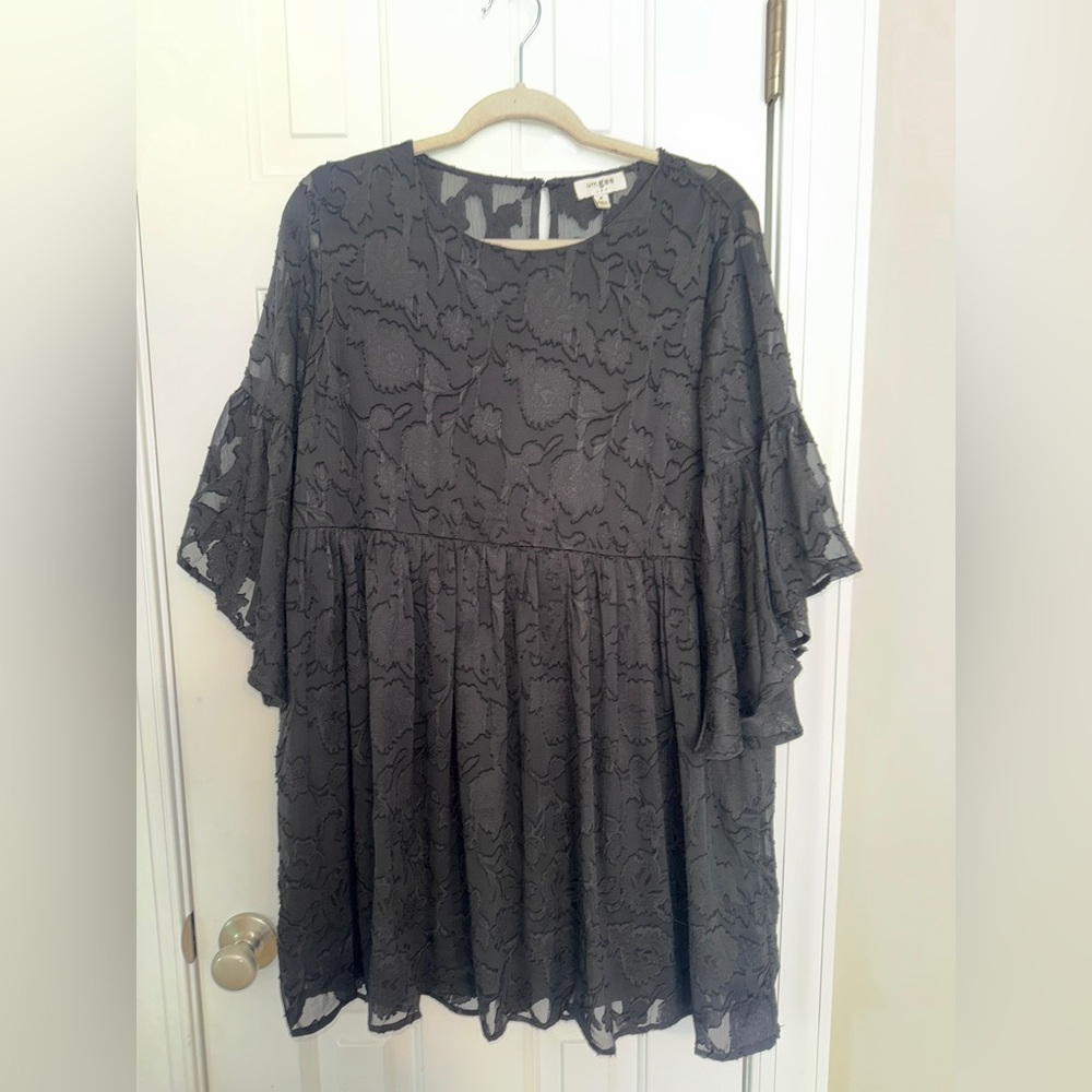 Umgee Charcoal Gray Lace Swing Top